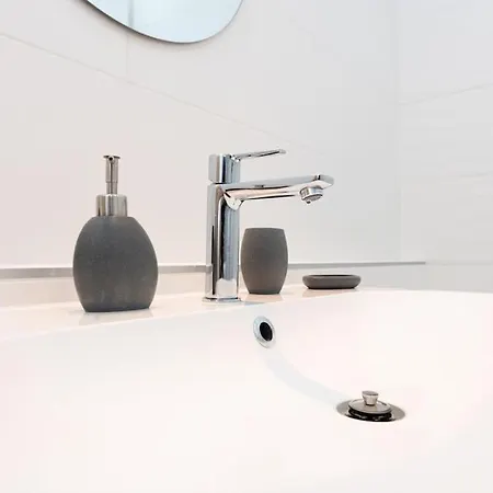Ferienwohnung Chic206 Retreat: Modern 1Br Gem With Balcony By Nw Budapest Exterior foto