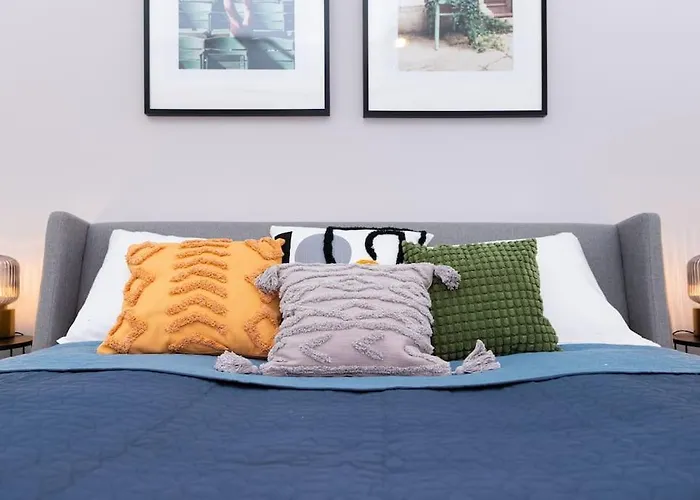 Chic206 Retreat: Modern 1Br Gem With Balcony By Nw