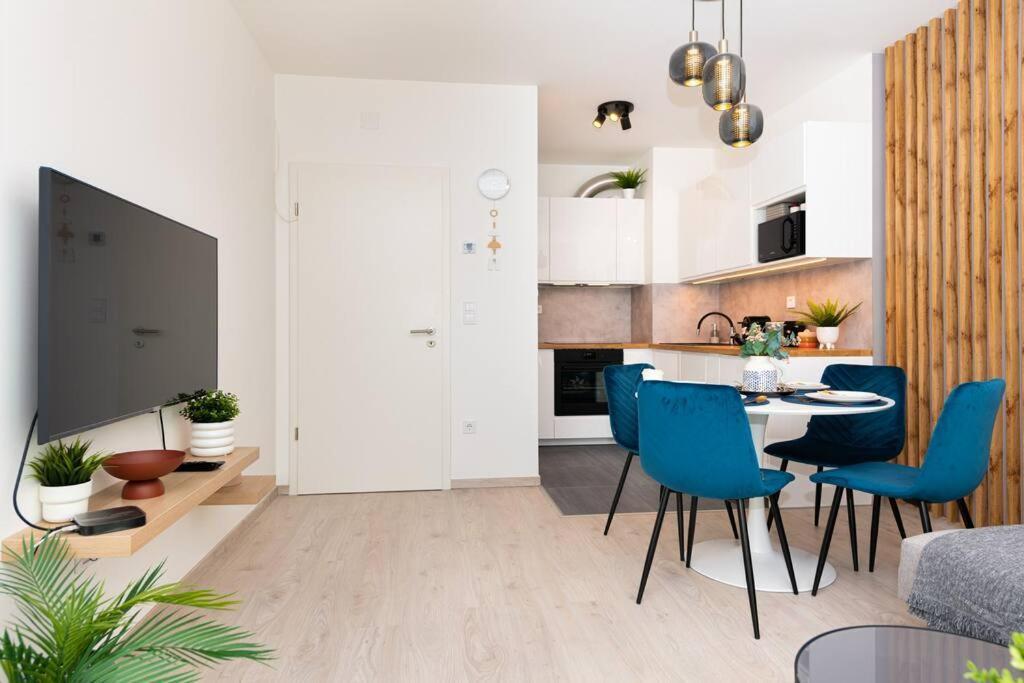 Apartment Chic206 Retreat: Modern 1br Gem With Balcony By Nw *